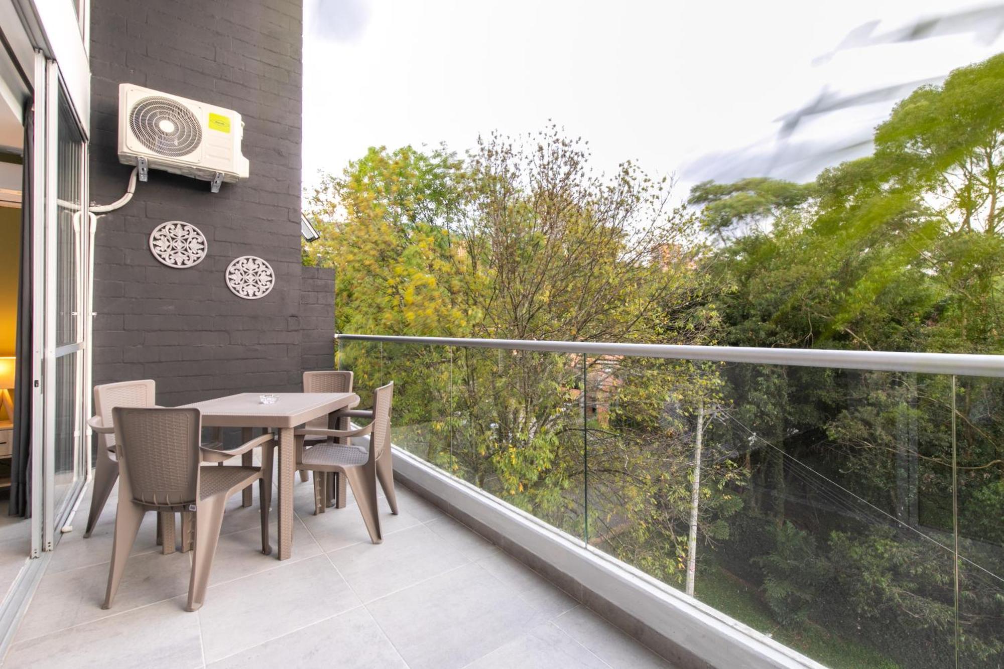 Apartamentos Borbon Suites Medellín Exteriör bild